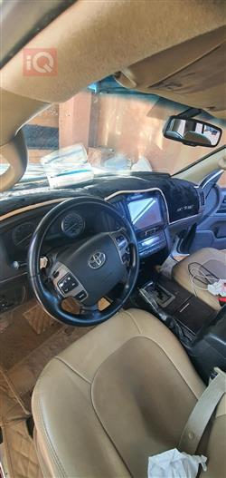 تۆیۆتا لاند کروزەر